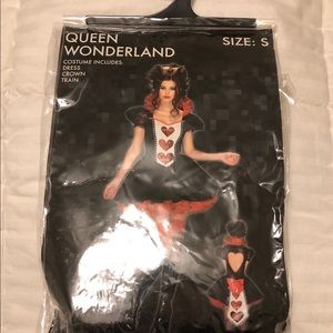 Queen Wonderland Costume